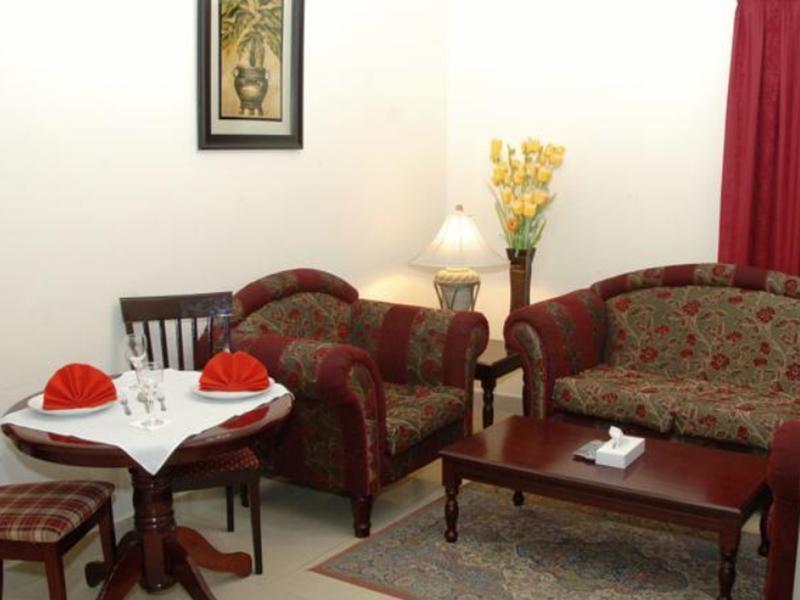 שארג'ה Al Reem Hotel Apartments מראה חיצוני תמונה