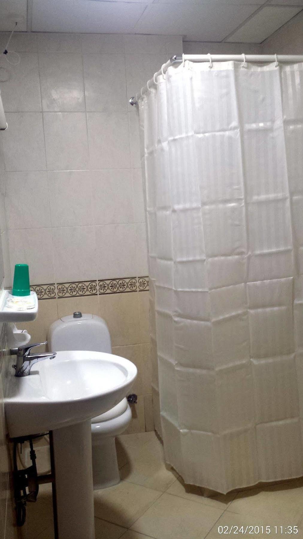 שארג'ה Al Reem Hotel Apartments מראה חיצוני תמונה